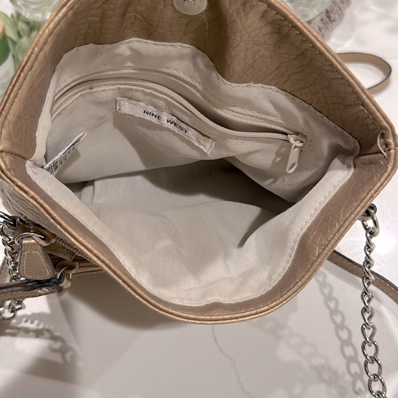 Nine West Convertible Metallic gold Crossbody Clutch Shoulder or wrislet bag - Picture 7 of 10